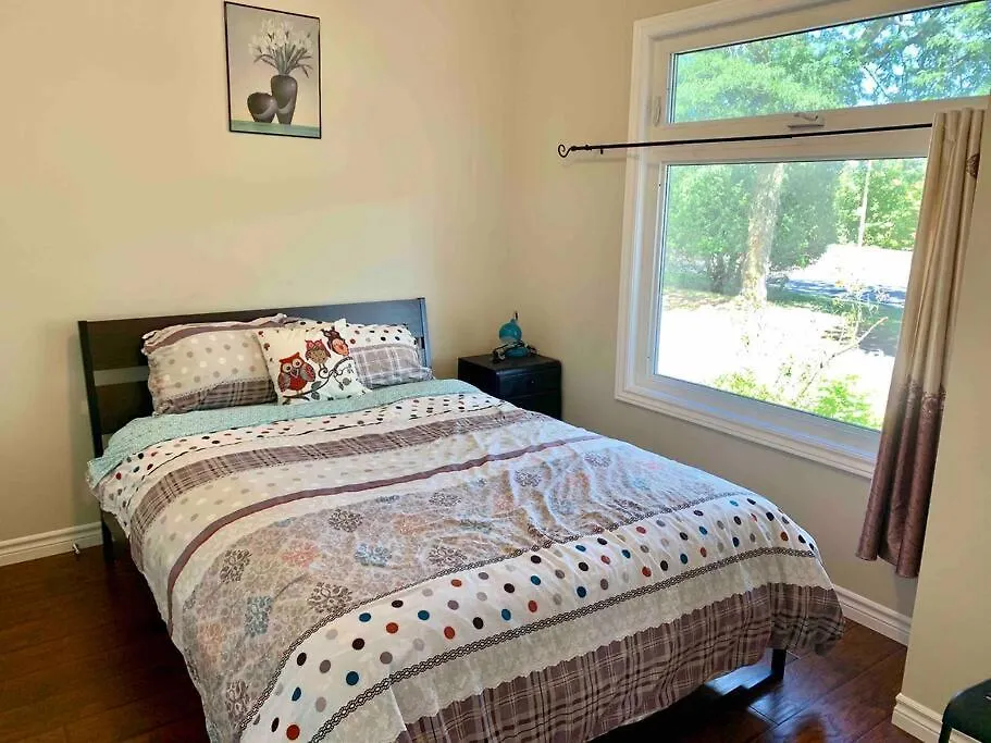New & Cozy Niagara Getaway. 7 Mins From The Falls 0*, Niagara Falls