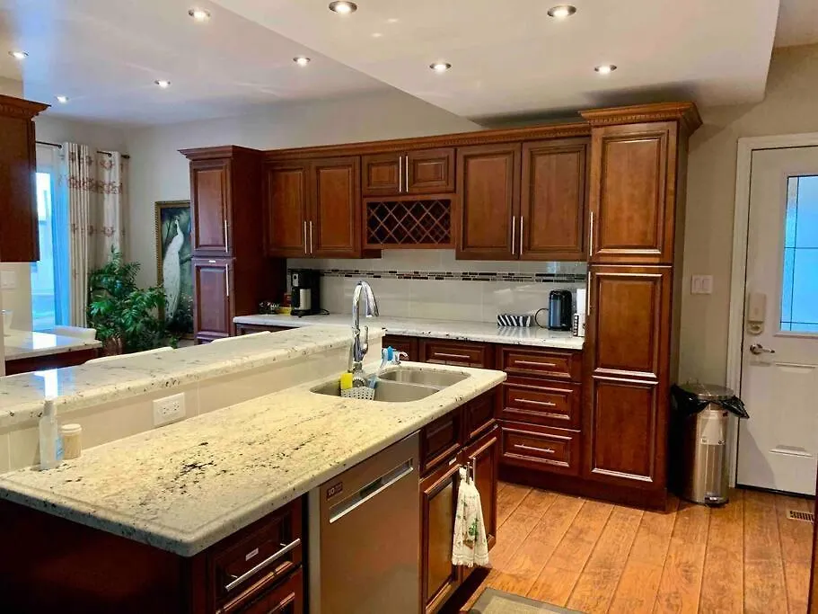 New & Cozy Niagara Getaway. 7 Mins From The Falls Niagara Falls