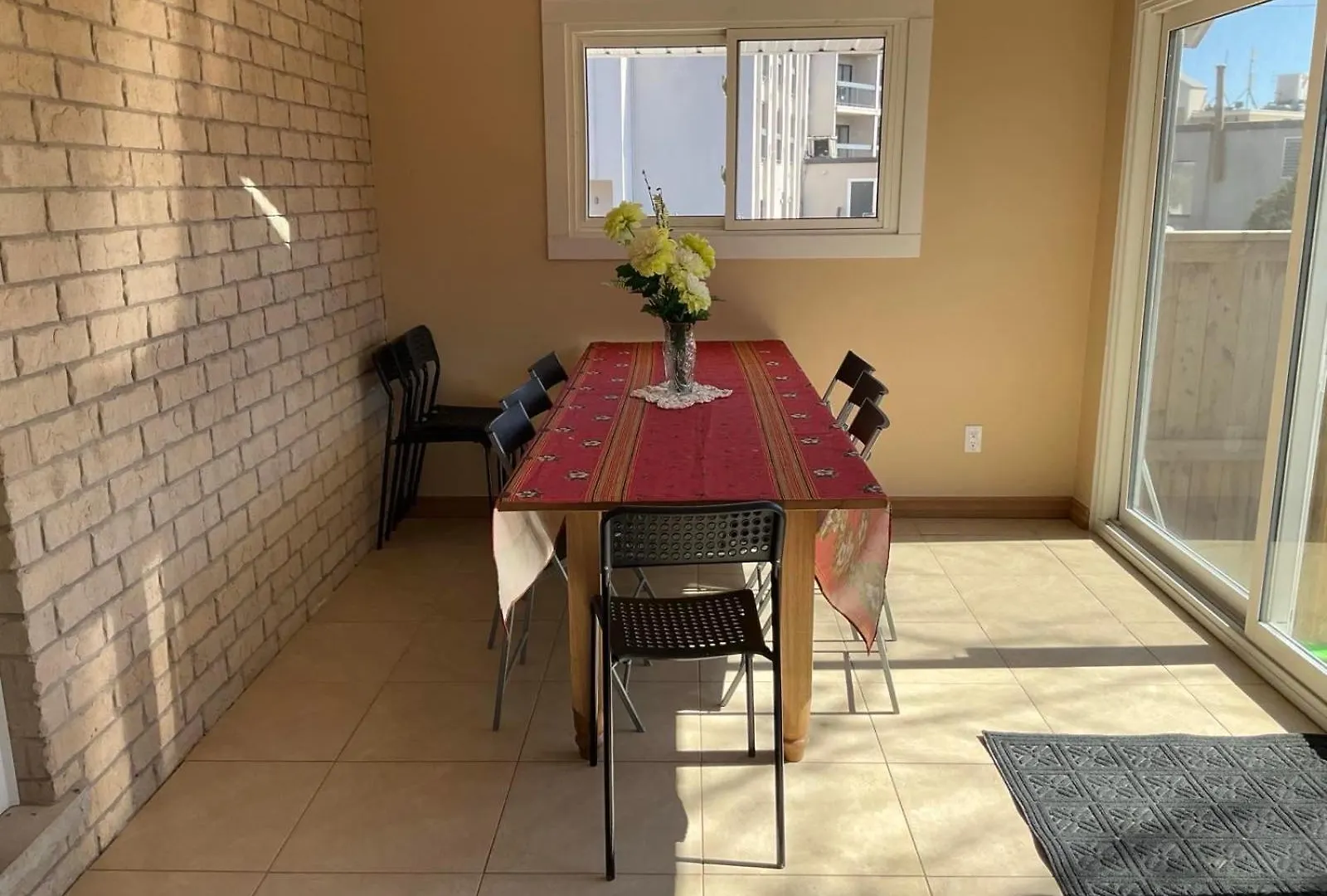 Holiday home New & Cozy Niagara Getaway. 7 Mins From The Falls